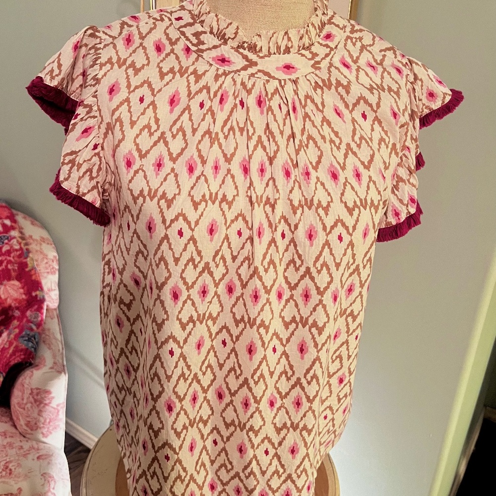 THML ELLA FLUTTER SLEEVE CREAM TOP